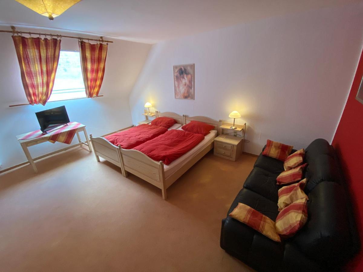 Zimmer Asiadreieck Pension Lauterecken Esterno foto